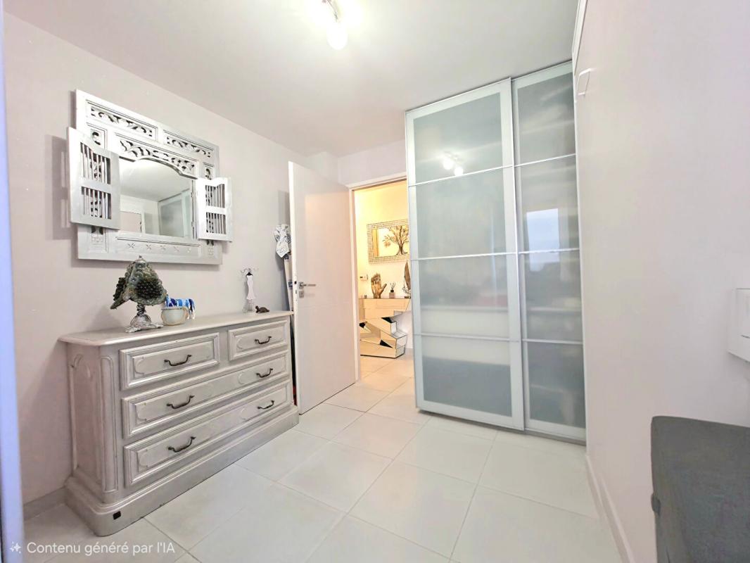 LE LAVANDOU Appartement  3 pièce(s) 65 m2 terrasse / 2 PARKING et ascenseur 2
