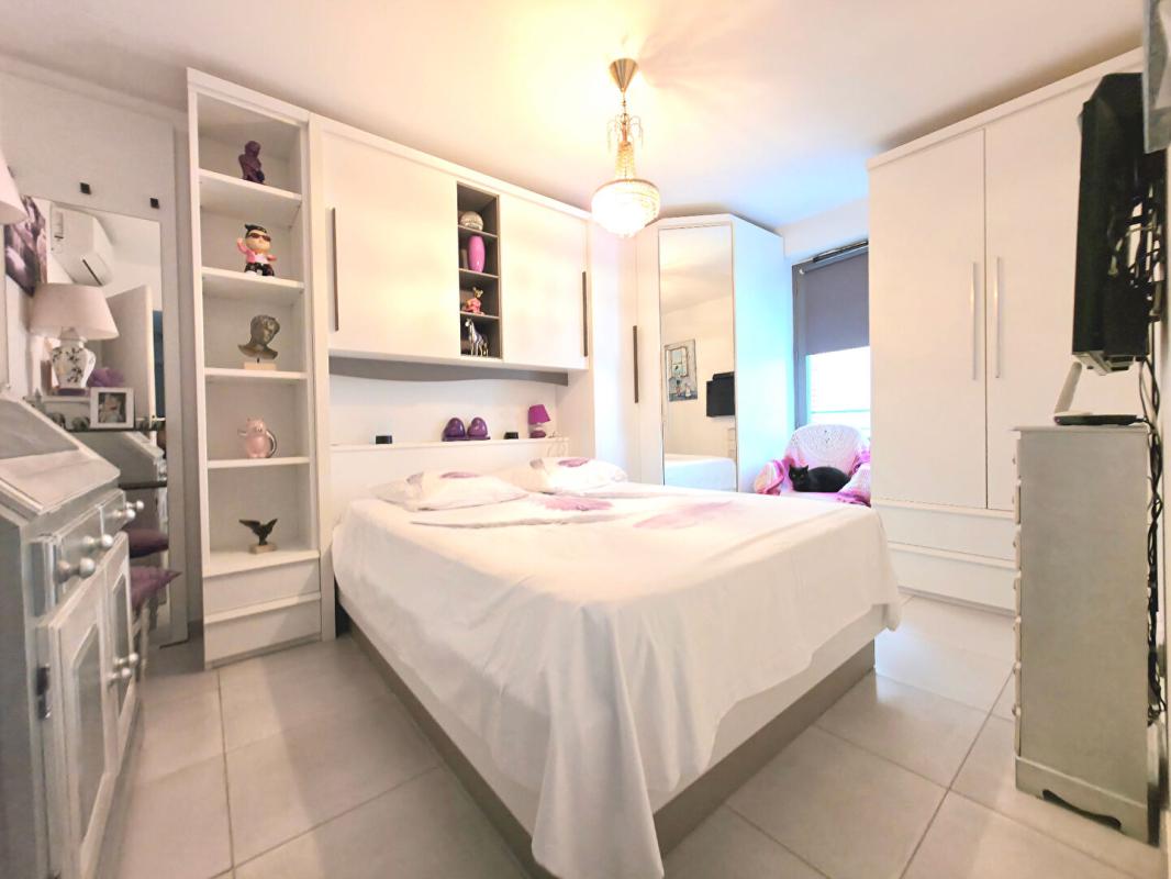 LE LAVANDOU Appartement  3 pièce(s) 65 m2 terrasse / 2 PARKING et ascenseur 3