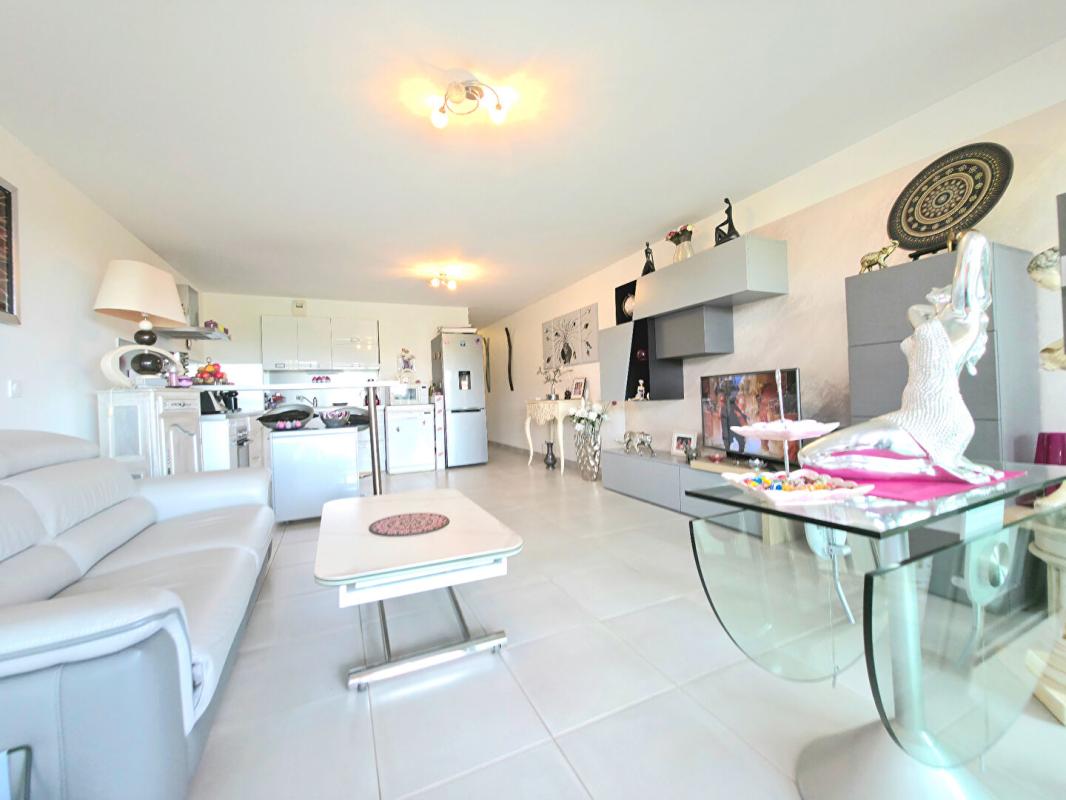 LE LAVANDOU Appartement  3 pièce(s) 65 m2 terrasse / 2 PARKING et ascenseur 8