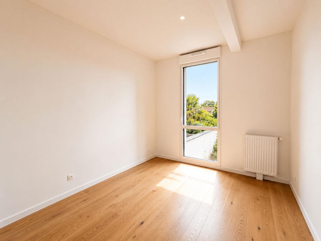 PESSAC APPARTEMENT T3 RECENT HYPER CENTRE PESSAC 7