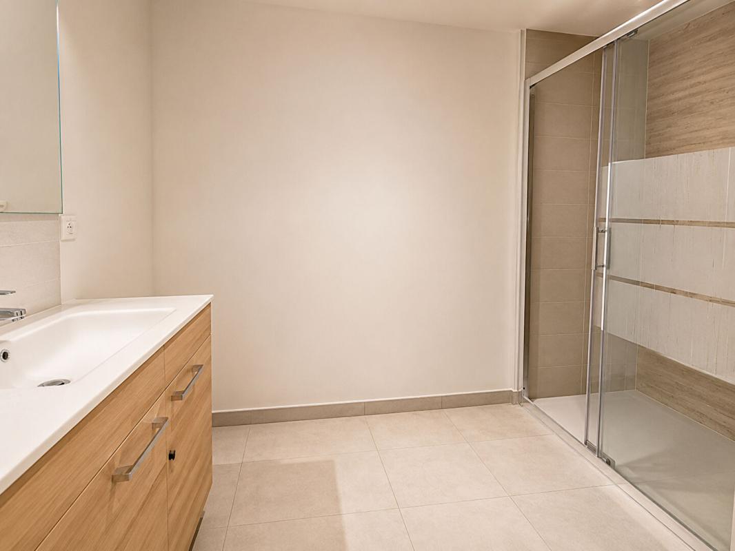 PESSAC APPARTEMENT T3 RECENT HYPER CENTRE PESSAC 8