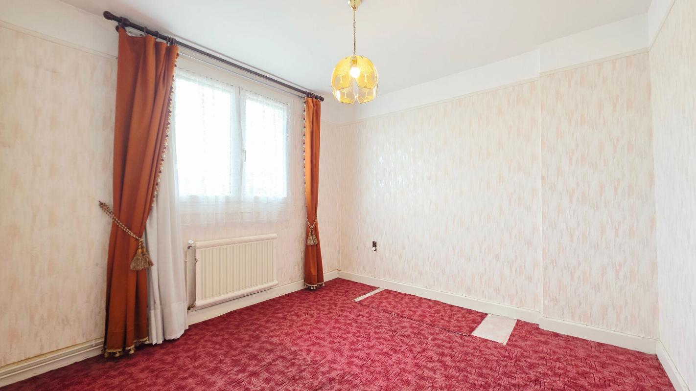 BOURGES BOURGES MAISON 83M² 4 PIECES 3 CHAMBRES SOUS-SOL GARAGE JARDIN 10