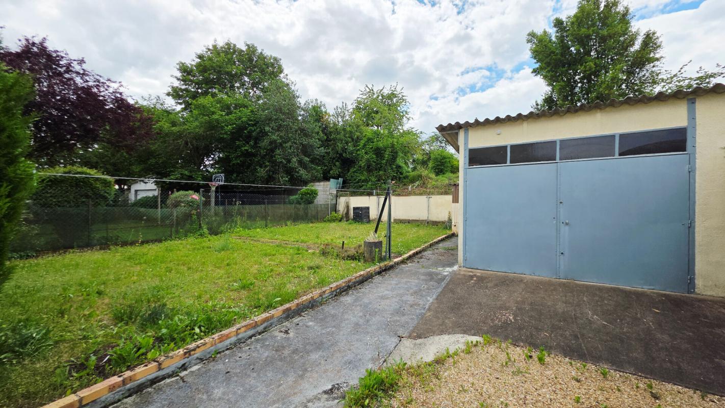 BOURGES BOURGES MAISON 83M² 4 PIECES 3 CHAMBRES SOUS-SOL GARAGE JARDIN 12