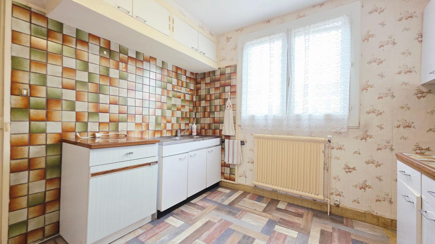 BOURGES BOURGES MAISON 83M² 4 PIECES 3 CHAMBRES SOUS-SOL GARAGE JARDIN 6