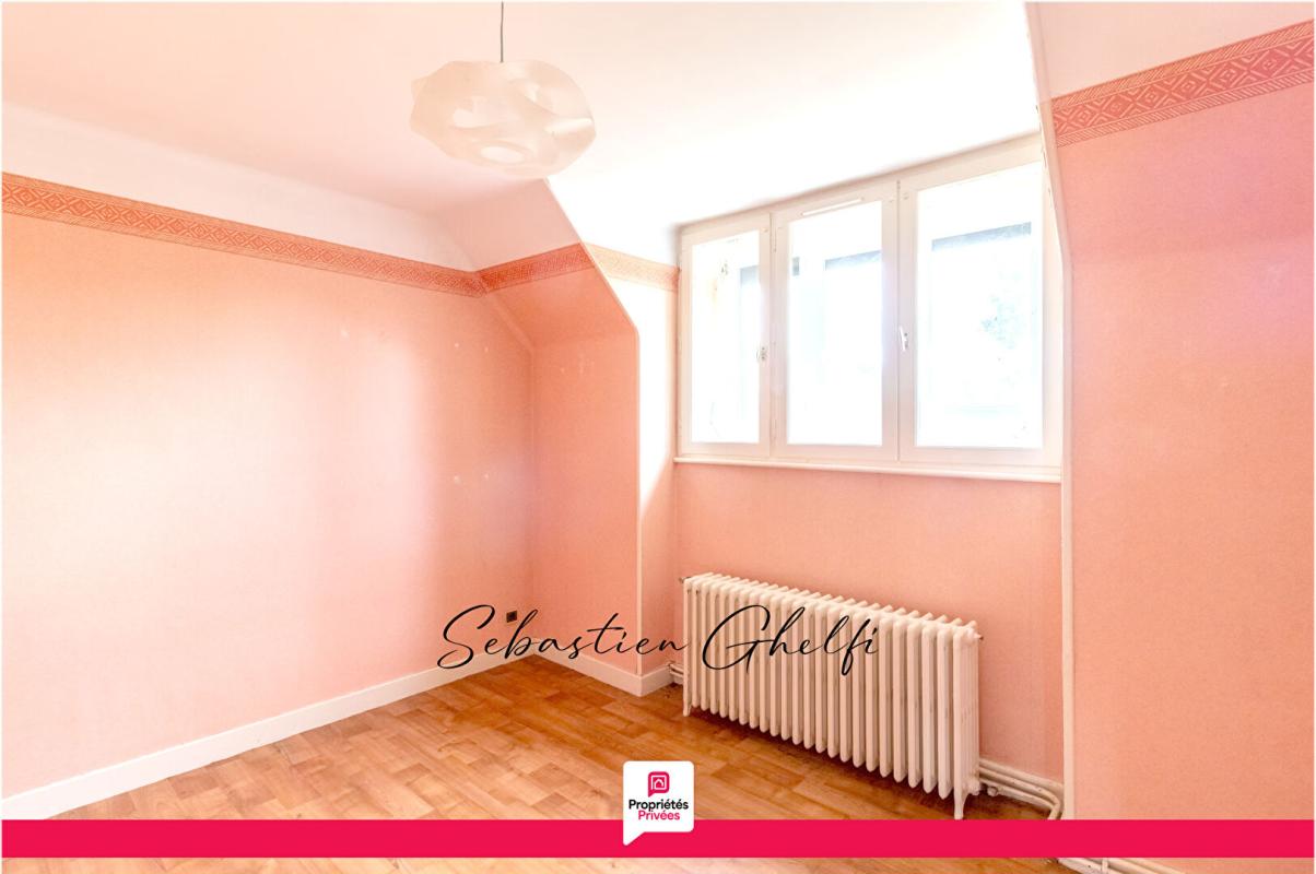 ROMORANTIN-LANTHENAY belle maison à rénover avec 11