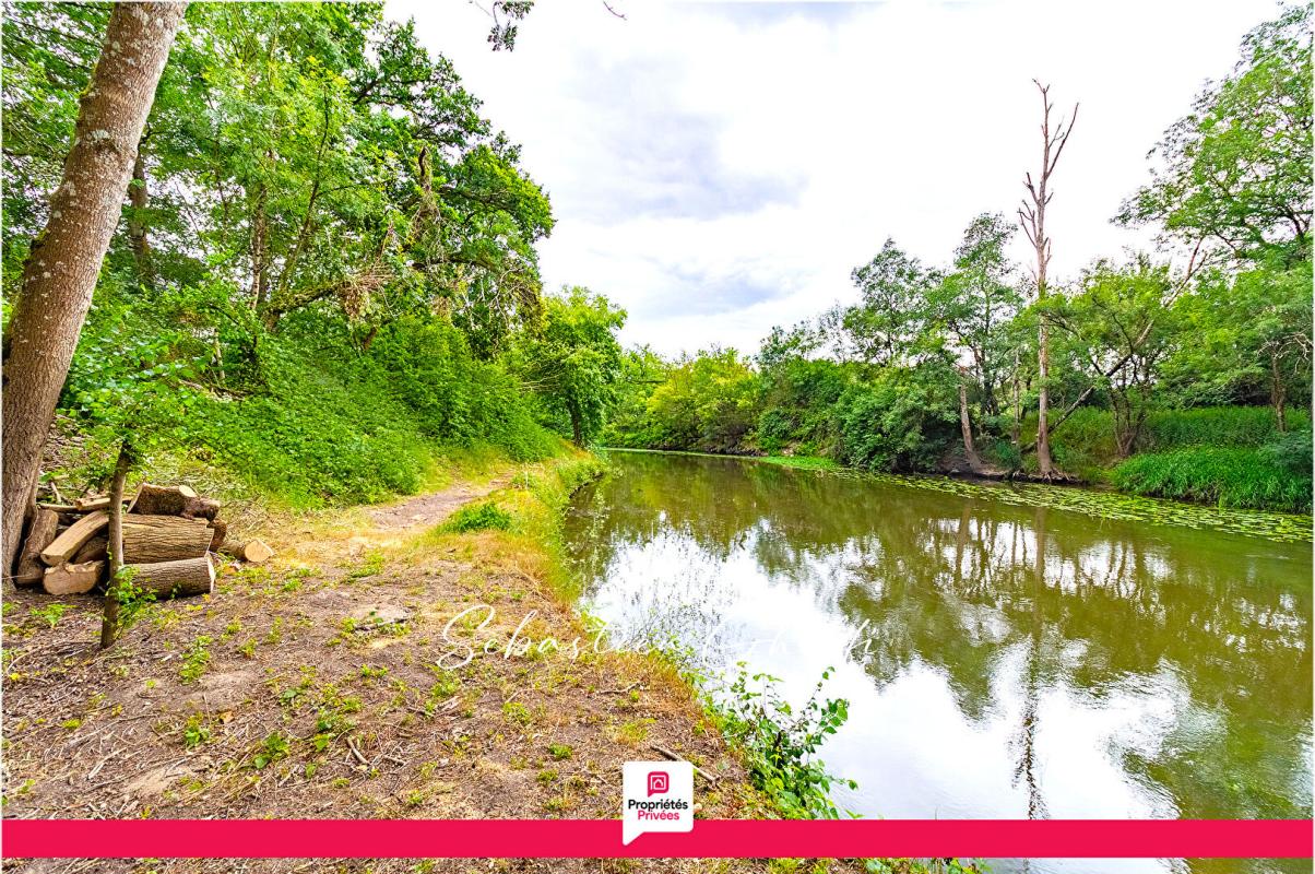 PRUNIERS-EN-SOLOGNE terrain au bord de rivière La Sauldre environ 140 mètres 1