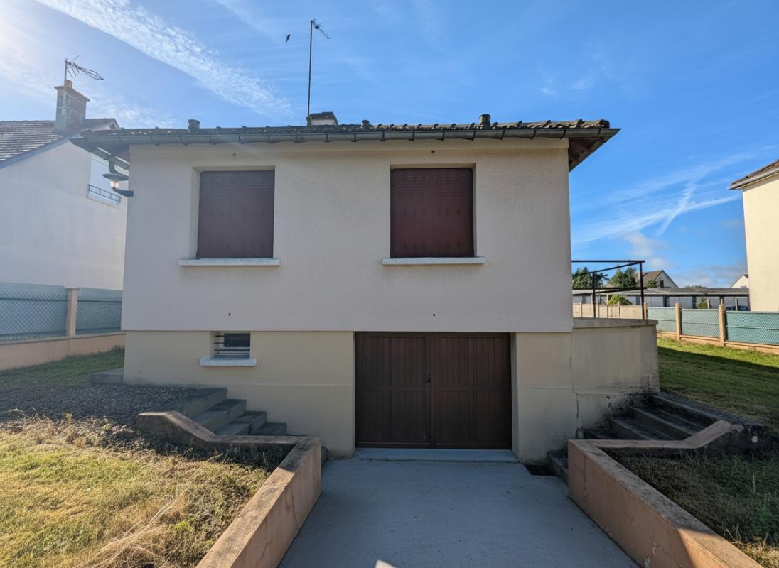 LA LOUPE Propriété sur sous-sol total d'envrion 62m2 2 chambres parcelles 805m2 1
