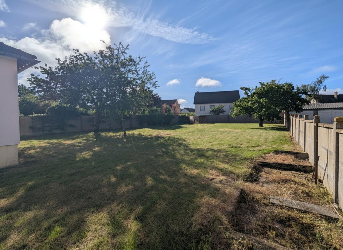 LA LOUPE Propriété sur sous-sol total d'envrion 62m2 2 chambres parcelles 805m2 13