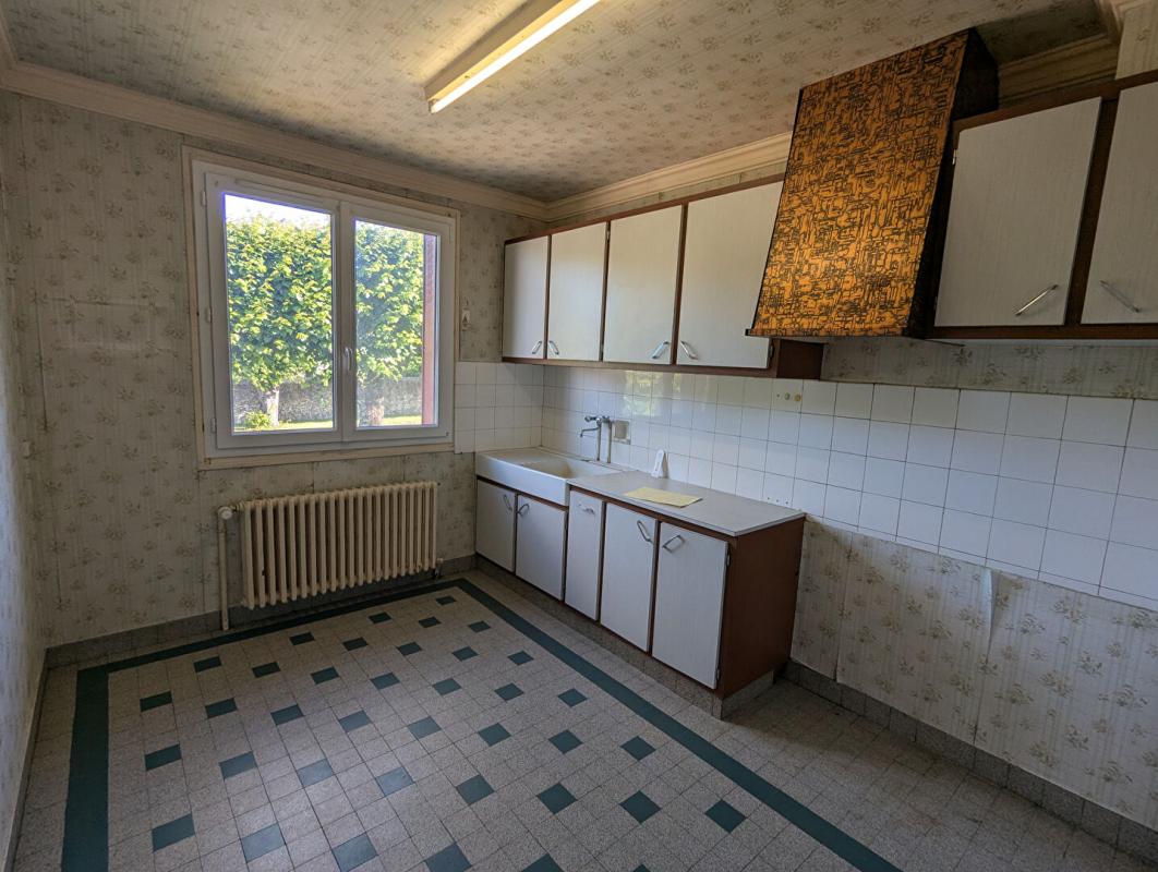 LA LOUPE Propriété sur sous-sol total d'envrion 62m2 2 chambres parcelles 805m2 4