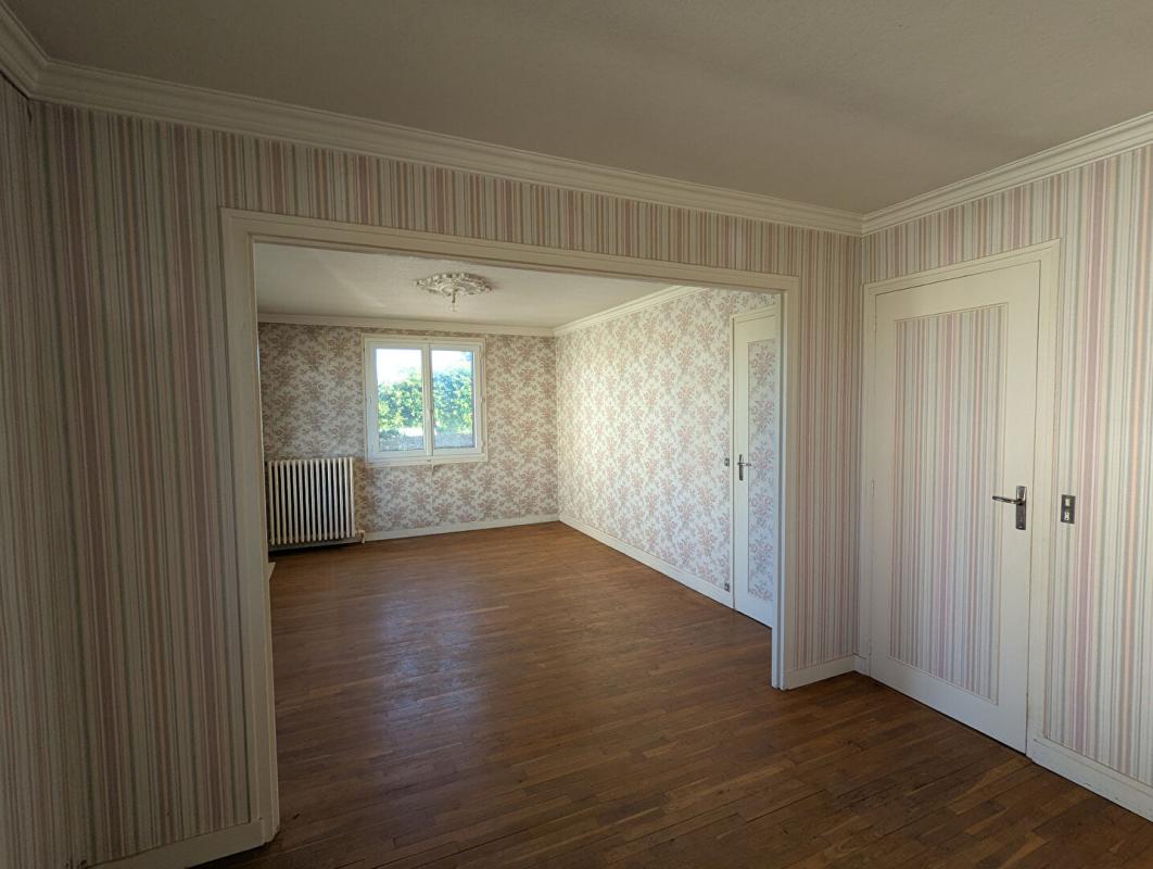 LA LOUPE Propriété sur sous-sol total d'envrion 62m2 2 chambres parcelles 805m2 5