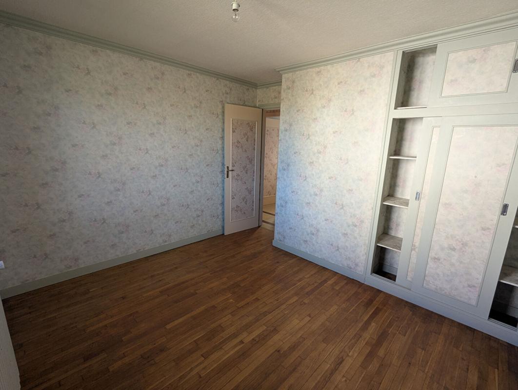LA LOUPE Propriété sur sous-sol total d'envrion 62m2 2 chambres parcelles 805m2 7