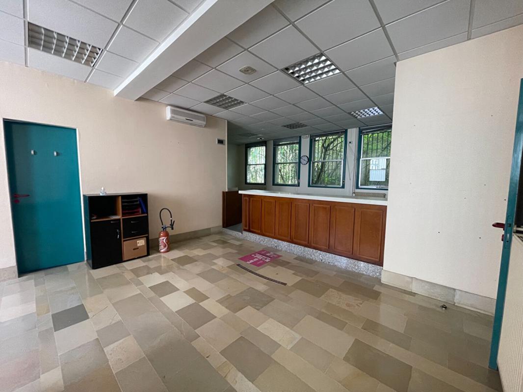MONTARGIS LADON - MURS COMMERCIAUX LIBRES 79 m² 3
