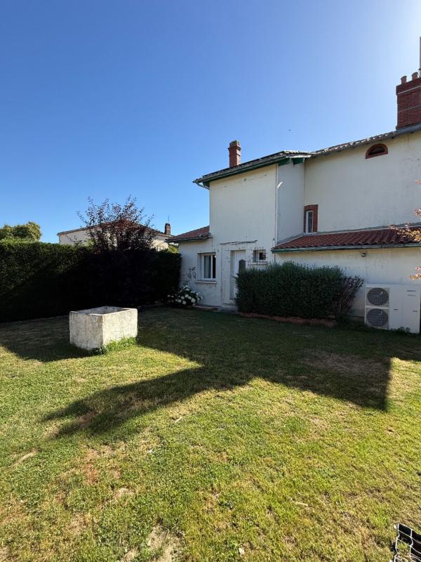 AIRE-SUR-L'ADOUR Maison Aire Sur L'adour 7 pièce(s) 200 m2 13