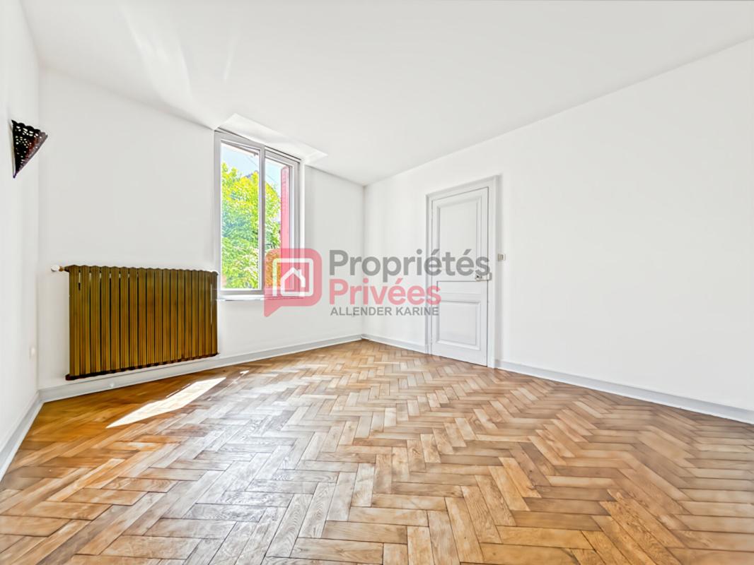 SENS Maison Sens 6 pièce(s) 105 m2 2