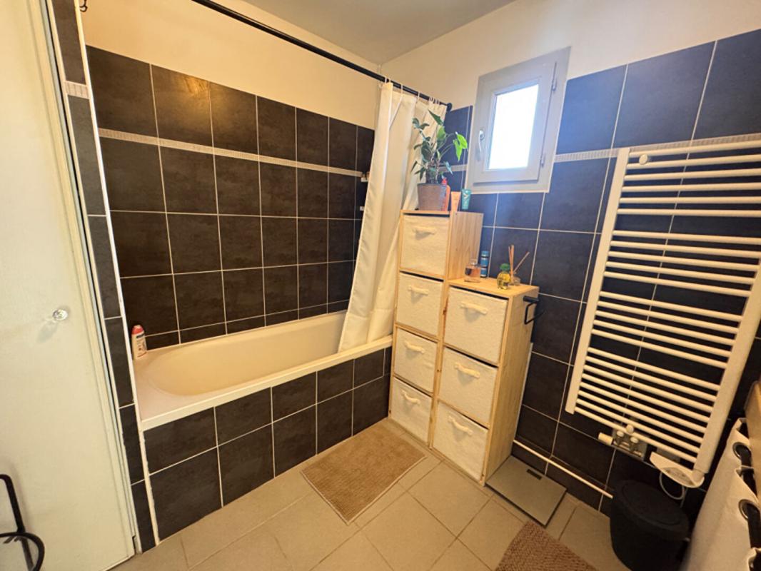 PELISSANNE Appartement 3 pièces avec parking 7