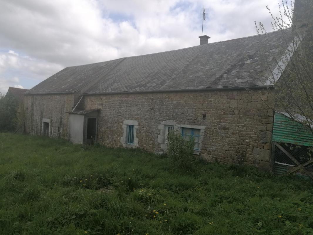 LE MENIL-SCELLEUR 61320 LE MENIL SCELLEUR , Fermette longère à restaurer, 70 m2 environ, 1 chambre, PRIX 32 990 honoraires 13,76% inclus à la charge de l'acquéreur, soit 29 000 hors honoraires 10