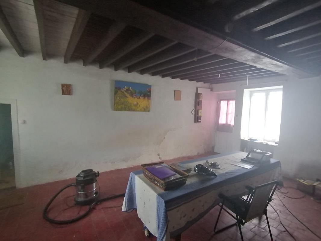 LE MENIL-SCELLEUR 61320 LE MENIL SCELLEUR , Fermette longère à restaurer, 70 m2 environ, 1 chambre, PRIX 32 990 honoraires 13,76% inclus à la charge de l'acquéreur, soit 29 000 hors honoraires 6