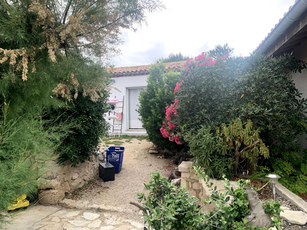 MARTIGUES Les Calanques ? Un cabanon d'exception face à la Méditerranée 11