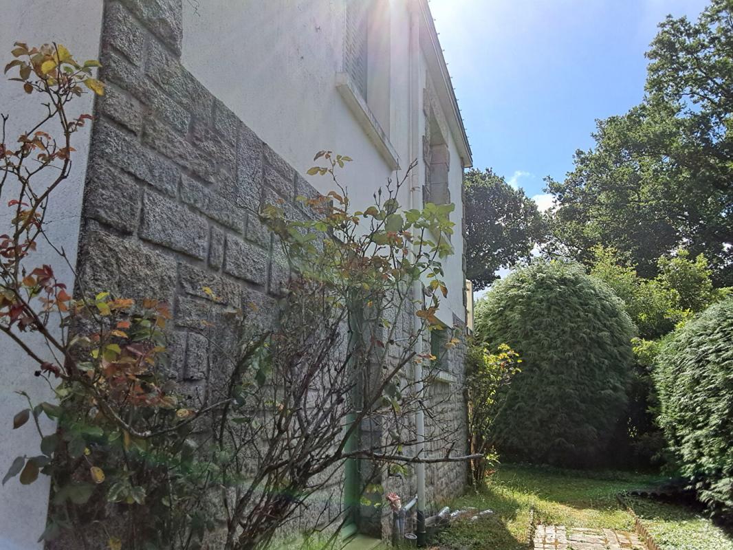 LANOUEE Maison des années 60 indépendante  sur un grand terrain à fort potentiel Aux portes de la forêt (Morbihan) 11