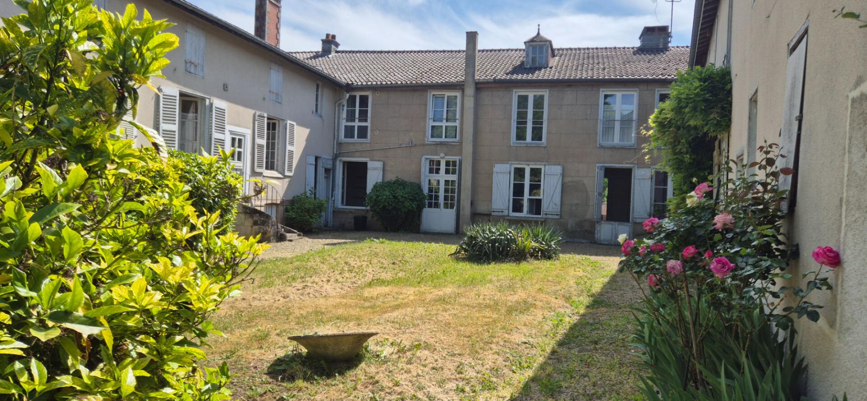 ECLARON-BRAUCOURT-SAINTE-LIVIERE Belle Maison Bourgeoise à Réhabiliter de 396 m² avec Cour, Caves, Chaufferie Gaz, Greniers, Dépendances et Terrain clos et paysager de 2147 m² 1