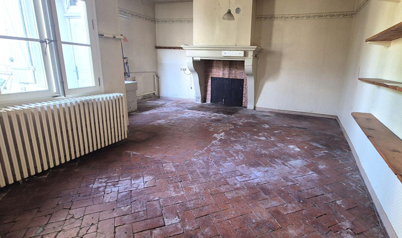 ECLARON-BRAUCOURT-SAINTE-LIVIERE Belle Maison Bourgeoise à Réhabiliter de 396 m² avec Cour, Caves, Chaufferie Gaz, Greniers, Dépendances et Terrain clos et paysager de 2147 m² 10