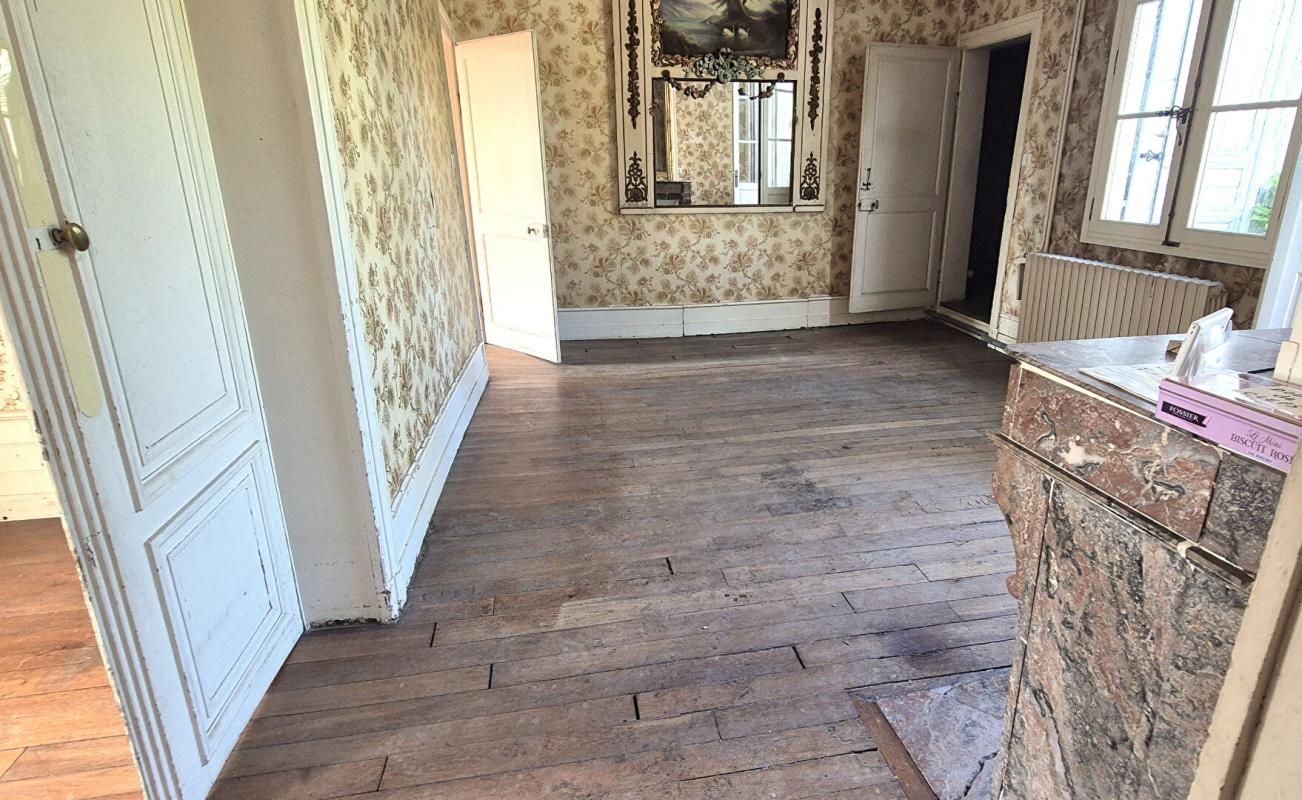 ECLARON-BRAUCOURT-SAINTE-LIVIERE Belle Maison Bourgeoise à Réhabiliter de 396 m² avec Cour, Caves, Chaufferie Gaz, Greniers, Dépendances et Terrain clos et paysager de 2147 m² 11