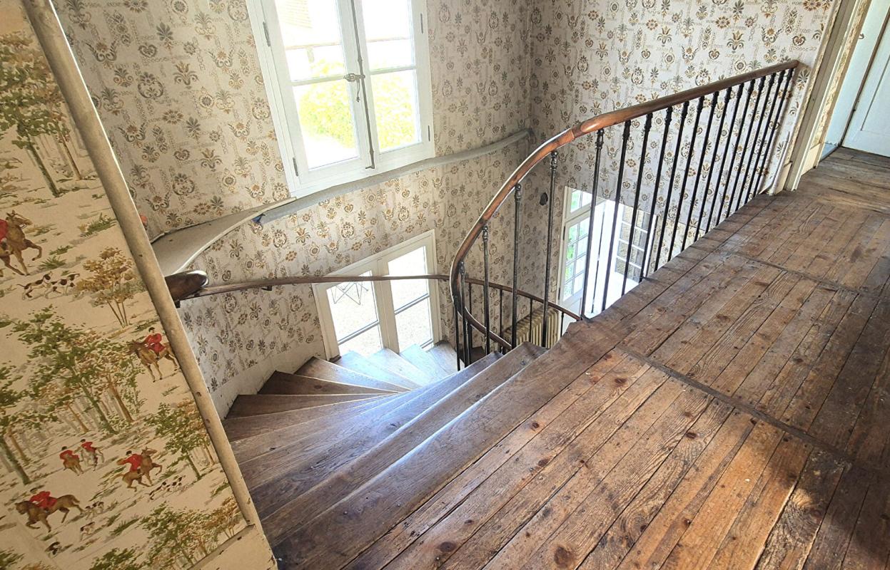 ECLARON-BRAUCOURT-SAINTE-LIVIERE Belle Maison Bourgeoise à Réhabiliter de 396 m² avec Cour, Caves, Chaufferie Gaz, Greniers, Dépendances et Terrain clos et paysager de 2147 m² 12