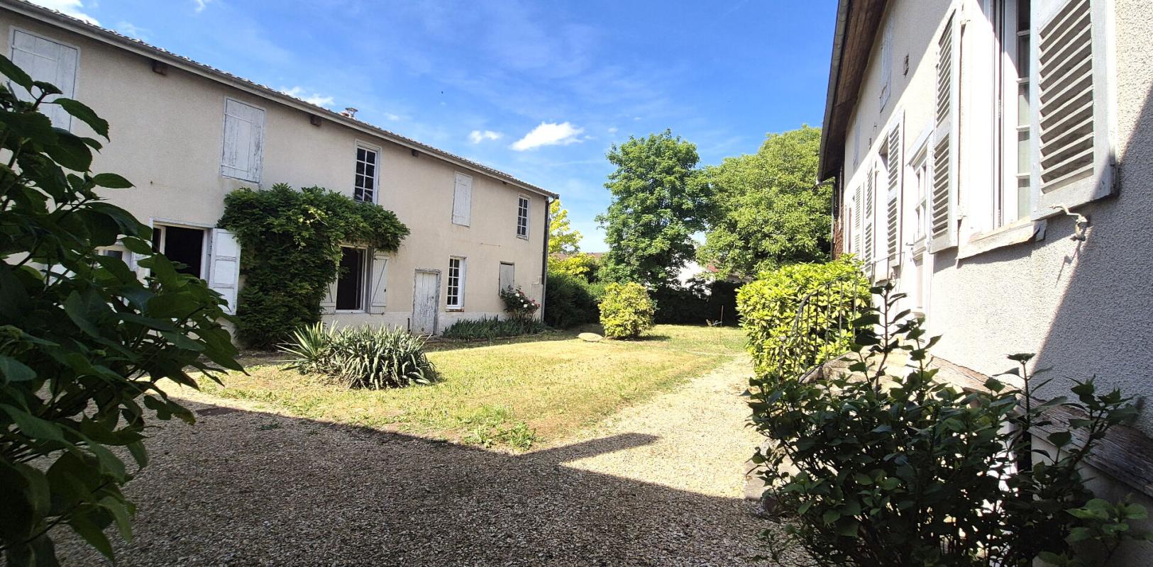 ECLARON-BRAUCOURT-SAINTE-LIVIERE Belle Maison Bourgeoise à Réhabiliter de 396 m² avec Cour, Caves, Chaufferie Gaz, Greniers, Dépendances et Terrain clos et paysager de 2147 m² 16