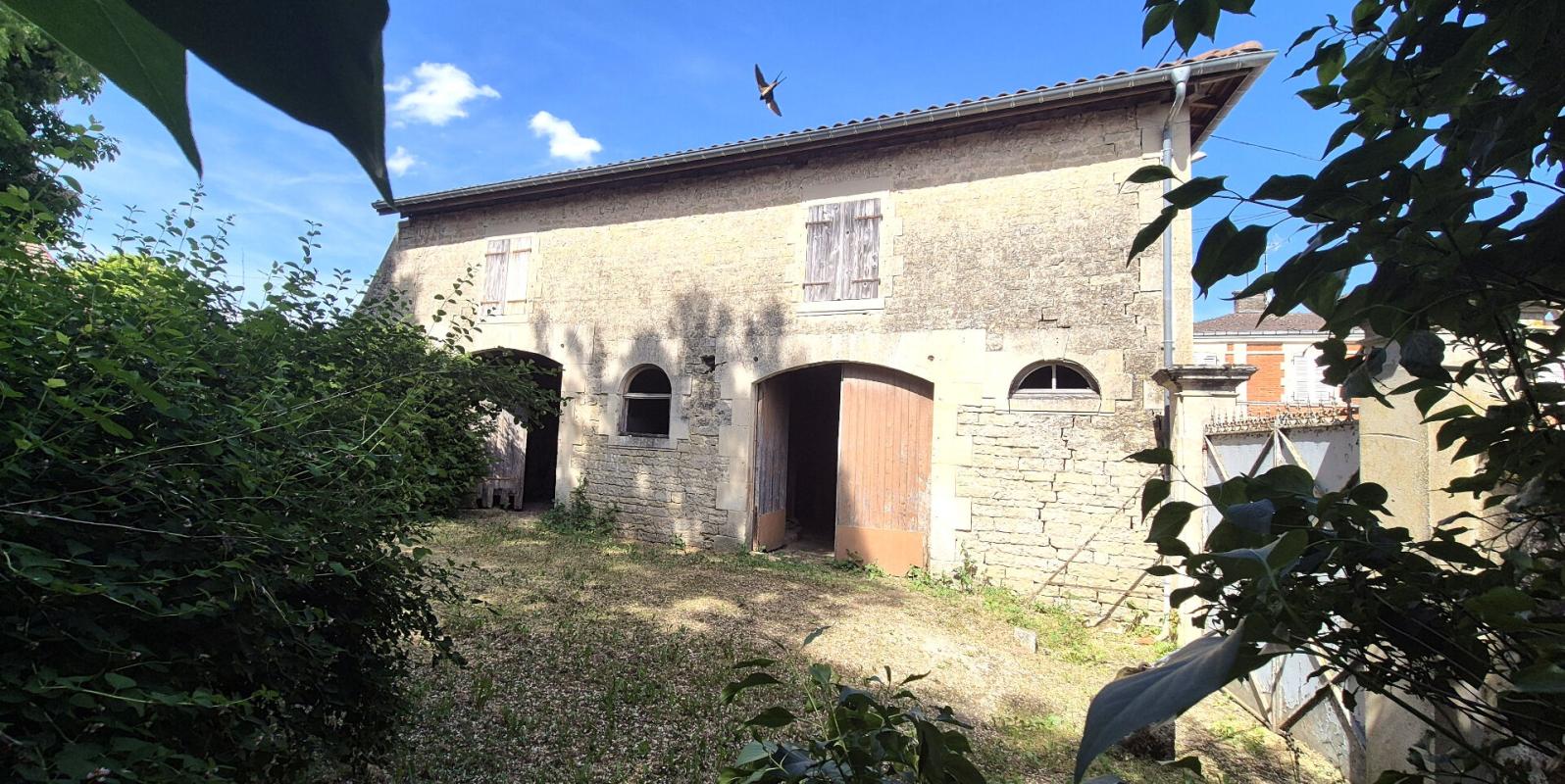 ECLARON-BRAUCOURT-SAINTE-LIVIERE Belle Maison Bourgeoise à Réhabiliter de 396 m² avec Cour, Caves, Chaufferie Gaz, Greniers, Dépendances et Terrain clos et paysager de 2147 m² 18