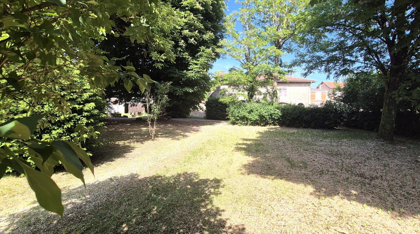 ECLARON-BRAUCOURT-SAINTE-LIVIERE Belle Maison Bourgeoise à Réhabiliter de 396 m² avec Cour, Caves, Chaufferie Gaz, Greniers, Dépendances et Terrain clos et paysager de 2147 m² 5