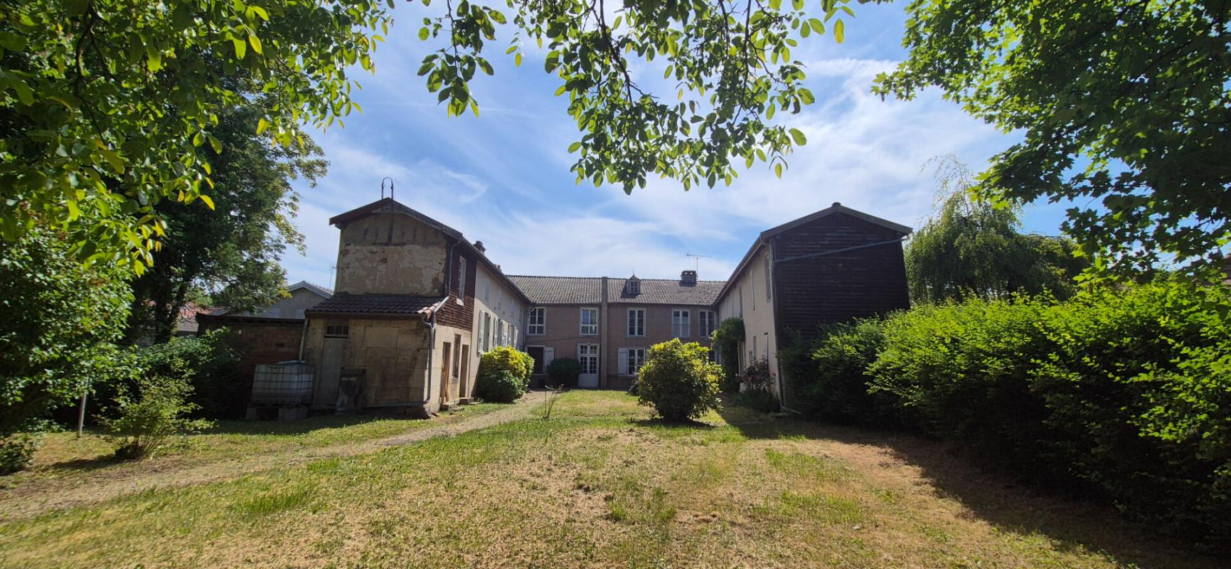 ECLARON-BRAUCOURT-SAINTE-LIVIERE Belle Maison Bourgeoise à Réhabiliter de 396 m² avec Cour, Caves, Chaufferie Gaz, Greniers, Dépendances et Terrain clos et paysager de 2147 m² 6