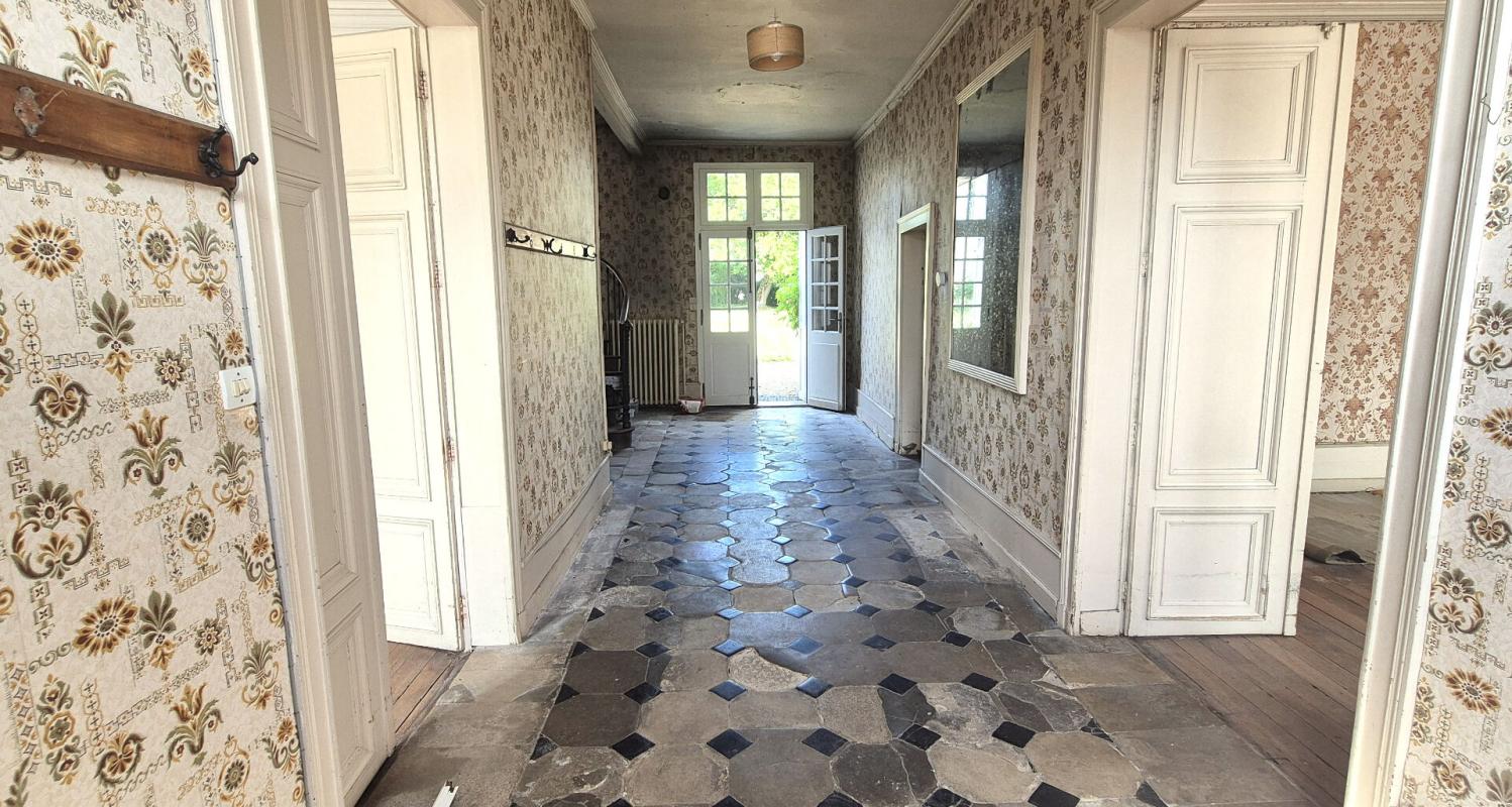 ECLARON-BRAUCOURT-SAINTE-LIVIERE Belle Maison Bourgeoise à Réhabiliter de 396 m² avec Cour, Caves, Chaufferie Gaz, Greniers, Dépendances et Terrain clos et paysager de 2147 m² 7