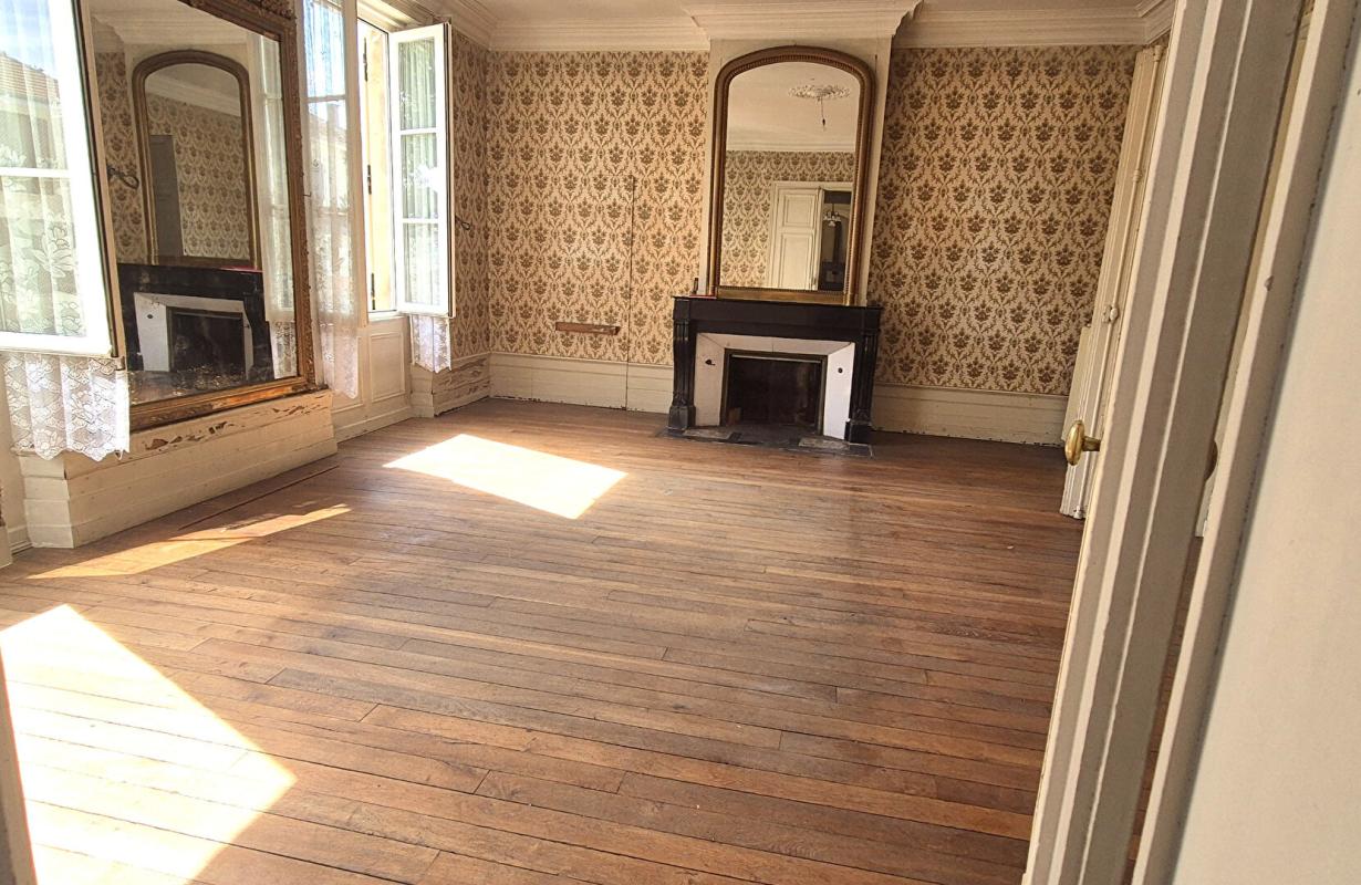 ECLARON-BRAUCOURT-SAINTE-LIVIERE Belle Maison Bourgeoise à Réhabiliter de 396 m² avec Cour, Caves, Chaufferie Gaz, Greniers, Dépendances et Terrain clos et paysager de 2147 m² 8