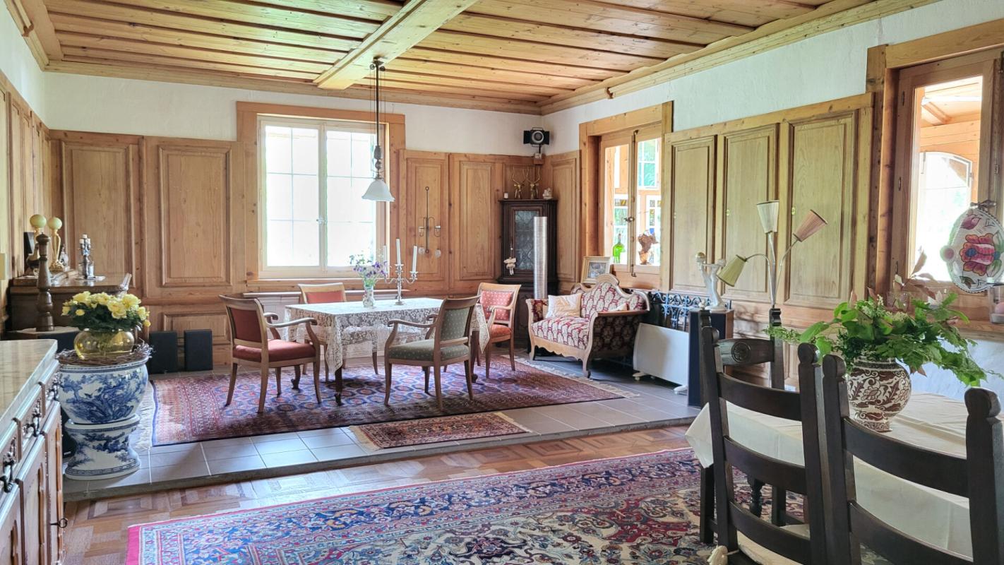 ECHOURGNAC 24410 Maison atypique sur 2 niveaux entre Riberac et Saint Aulaye parcelle de 4ha et un étang 10