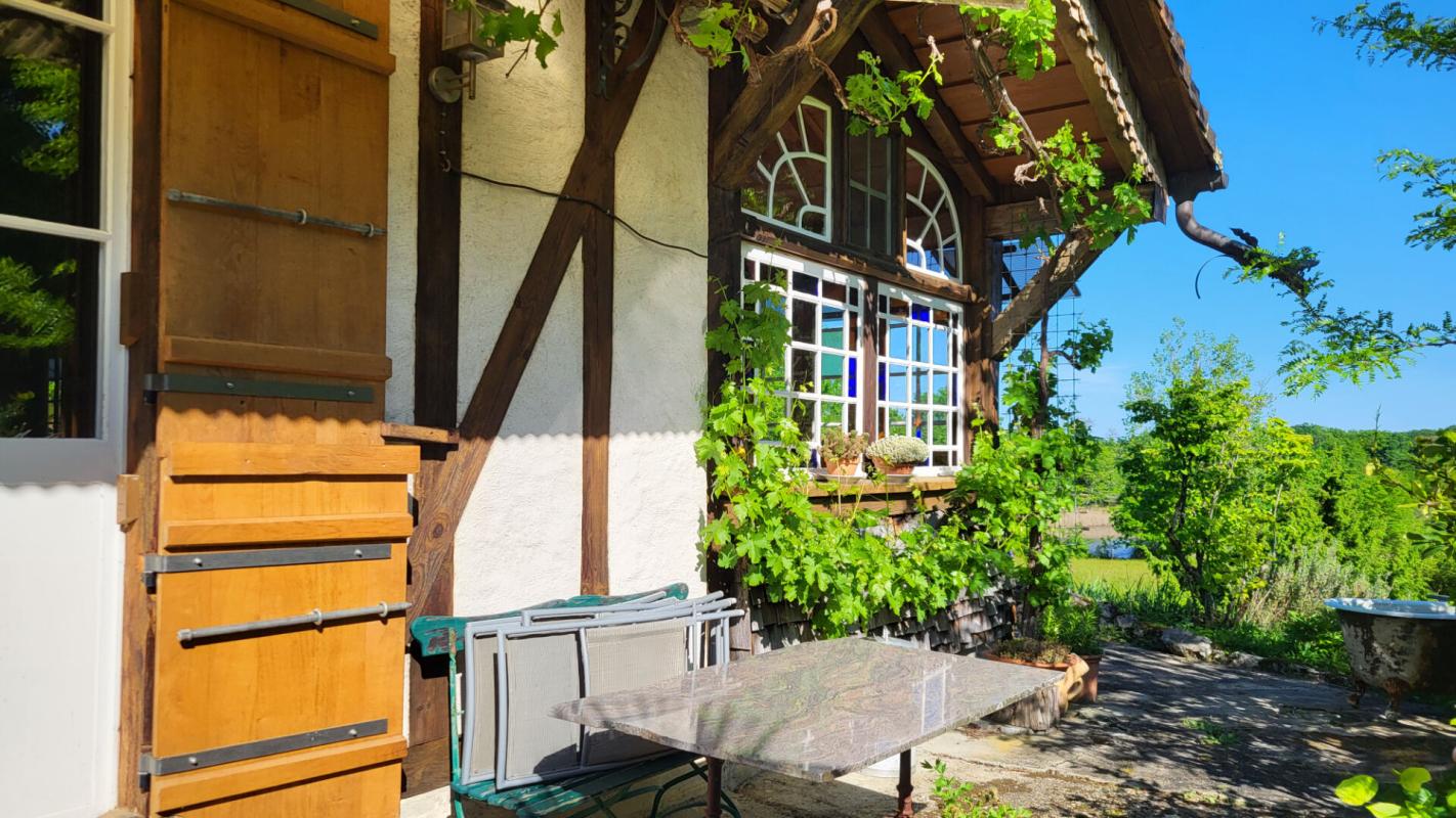 ECHOURGNAC 24410 Maison atypique sur 2 niveaux entre Riberac et Saint Aulaye parcelle de 4ha et un étang 5