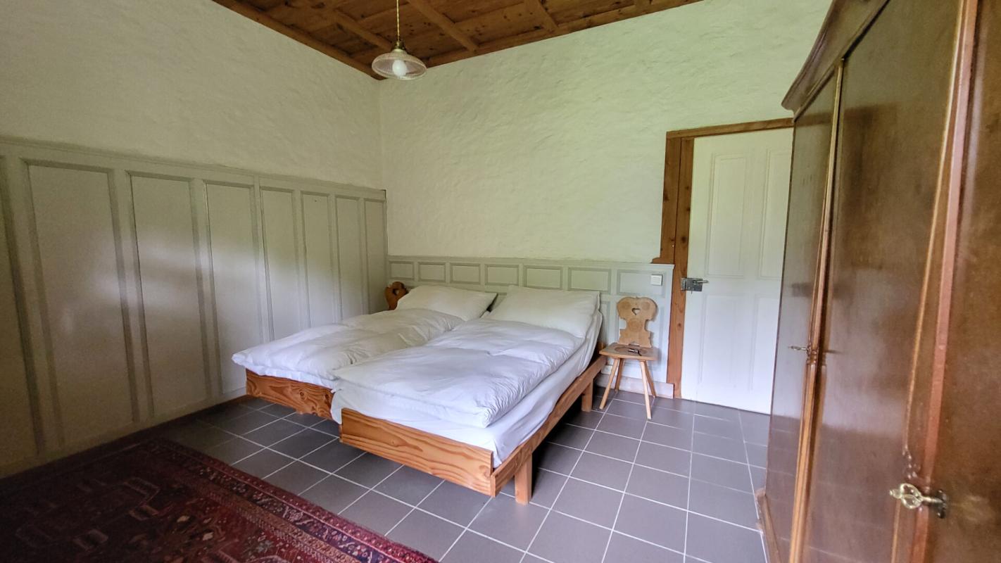 ECHOURGNAC 24410 Maison atypique sur 2 niveaux entre Riberac et Saint Aulaye parcelle de 4ha et un étang 8
