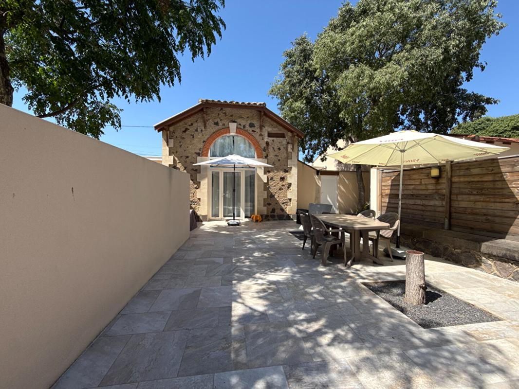 VIAS Domaine de caractère avec gîtes, chambres d'hôtes et parc de 1,7 hectare à Vias 14