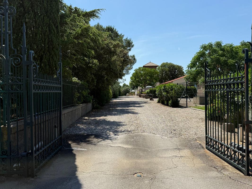 VIAS Domaine de caractère avec gîtes, chambres d'hôtes et parc de 1,7 hectare à Vias 18
