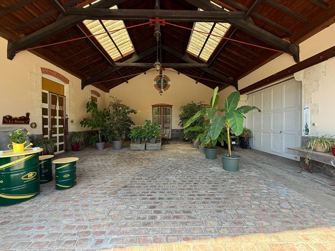 VIAS Domaine de caractère avec gîtes, chambres d'hôtes et parc de 1,7 hectare à Vias 4