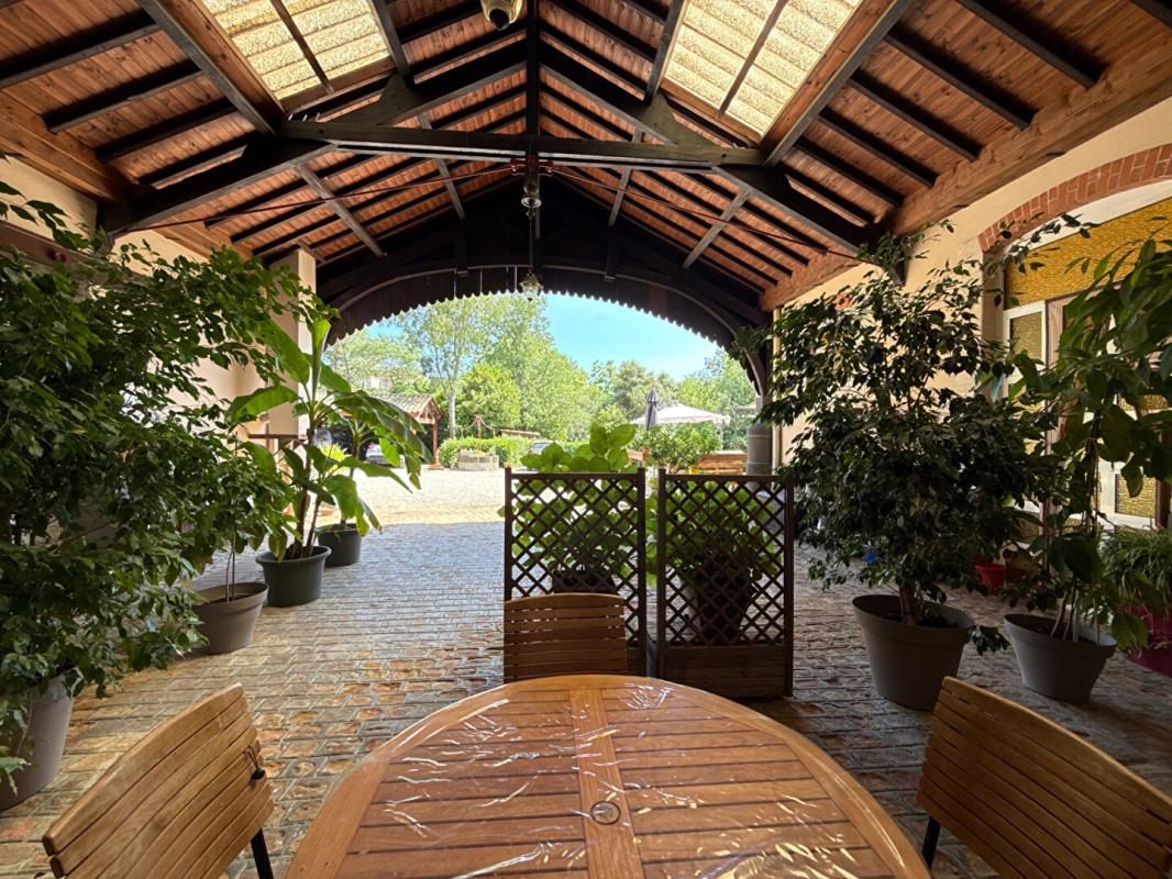 VIAS Domaine de caractère avec gîtes, chambres d'hôtes et parc de 1,7 hectare à Vias 5