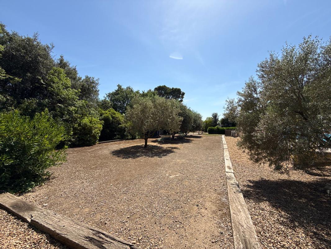 VIAS Domaine de caractère avec gîtes, chambres d'hôtes et parc de 1,7 hectare à Vias 7