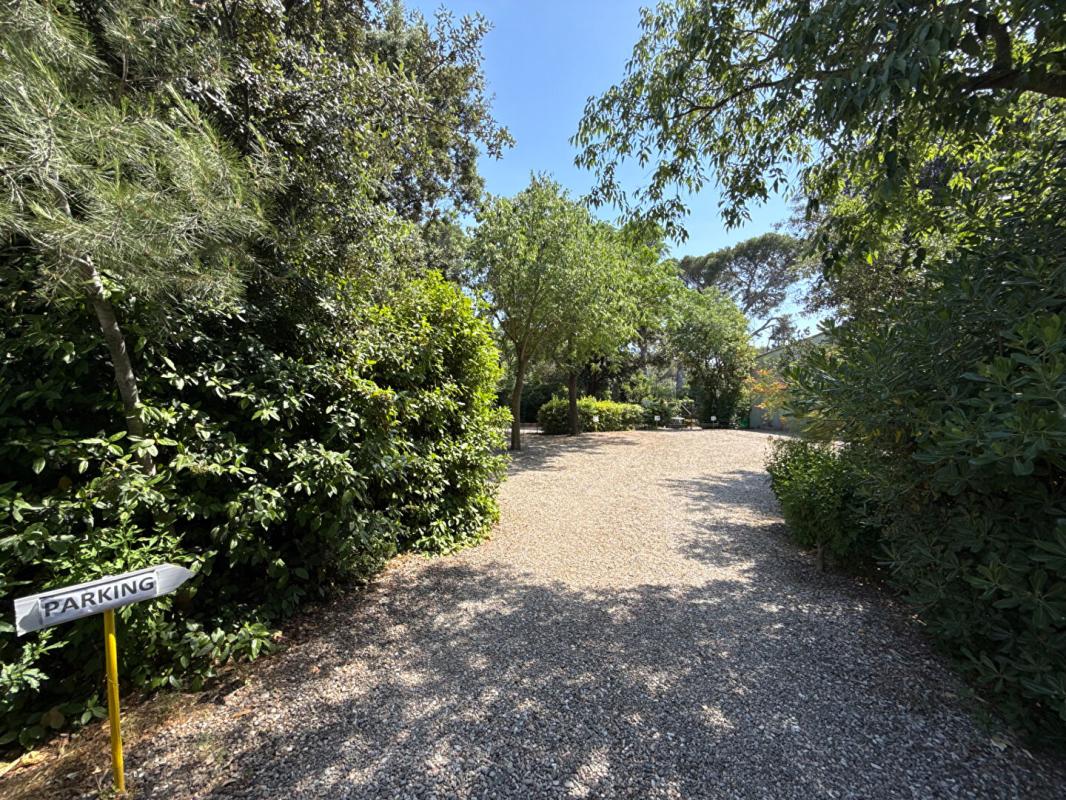 VIAS Domaine de caractère avec gîtes, chambres d'hôtes et parc de 1,7 hectare à Vias 8