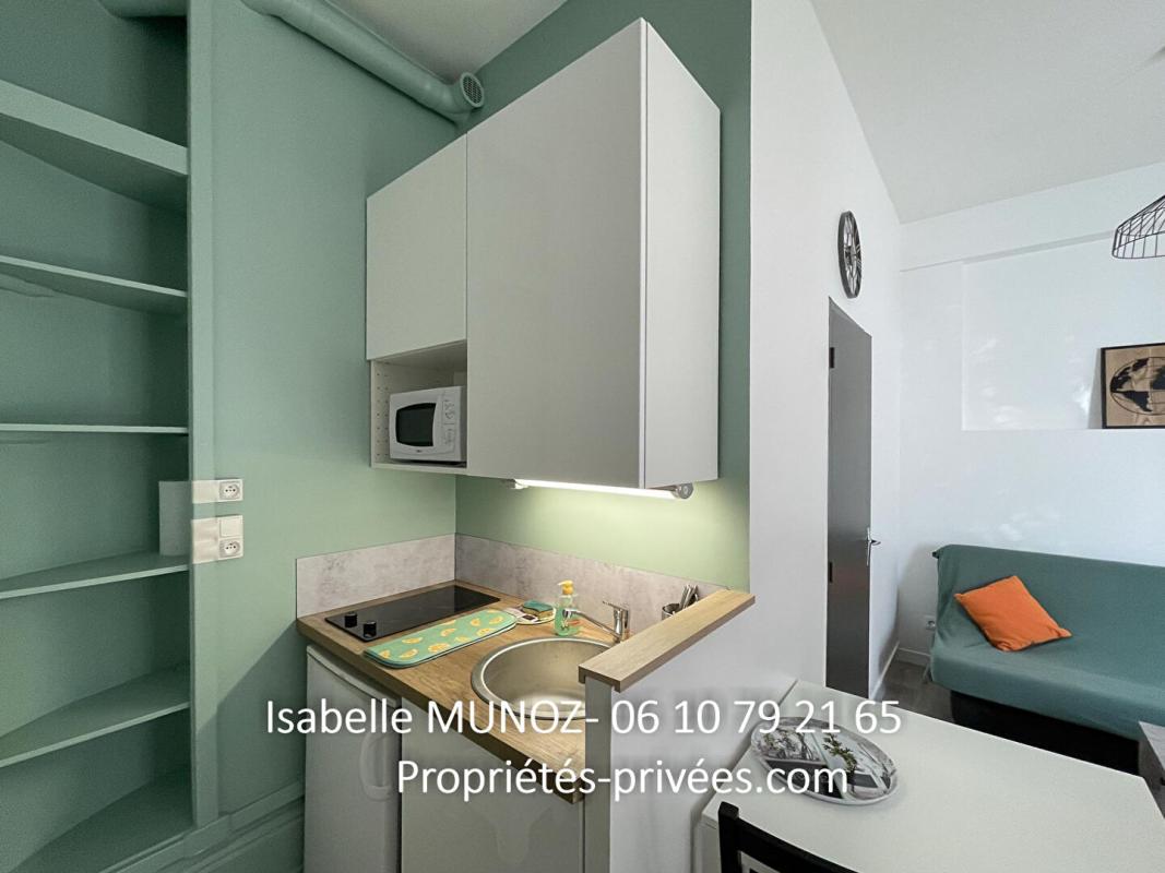 CLERMONT-FERRAND F1bis meublé avec charme de l'ancien A louer 16