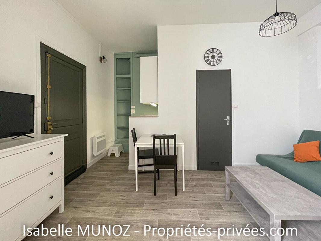 CLERMONT-FERRAND F1bis meublé avec charme de l'ancien A louer 17