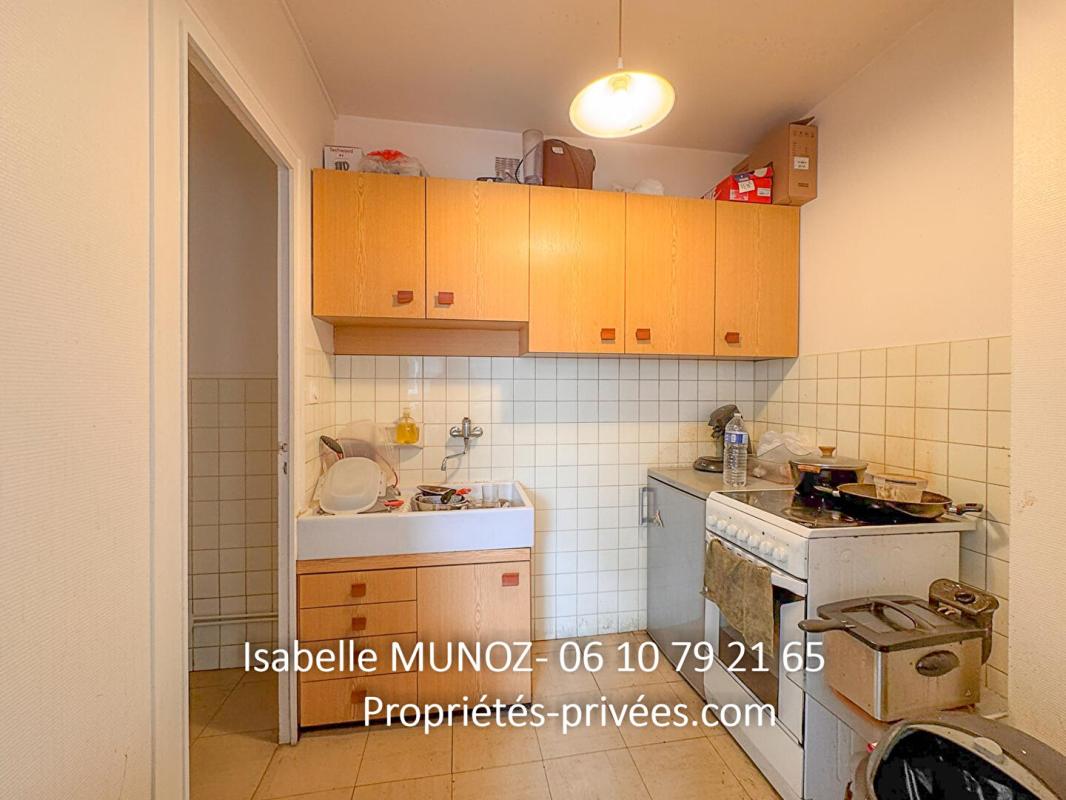 CLERMONT-FERRAND lot de 2 appartements F1 let F2 à Clermont Ferrand, les Carmes 14