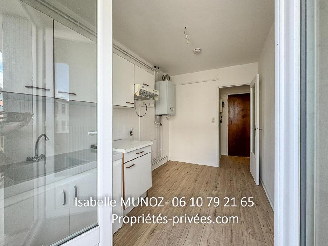 CLERMONT-FERRAND lot de 2 appartements F1 let F2 à Clermont Ferrand, les Carmes 9