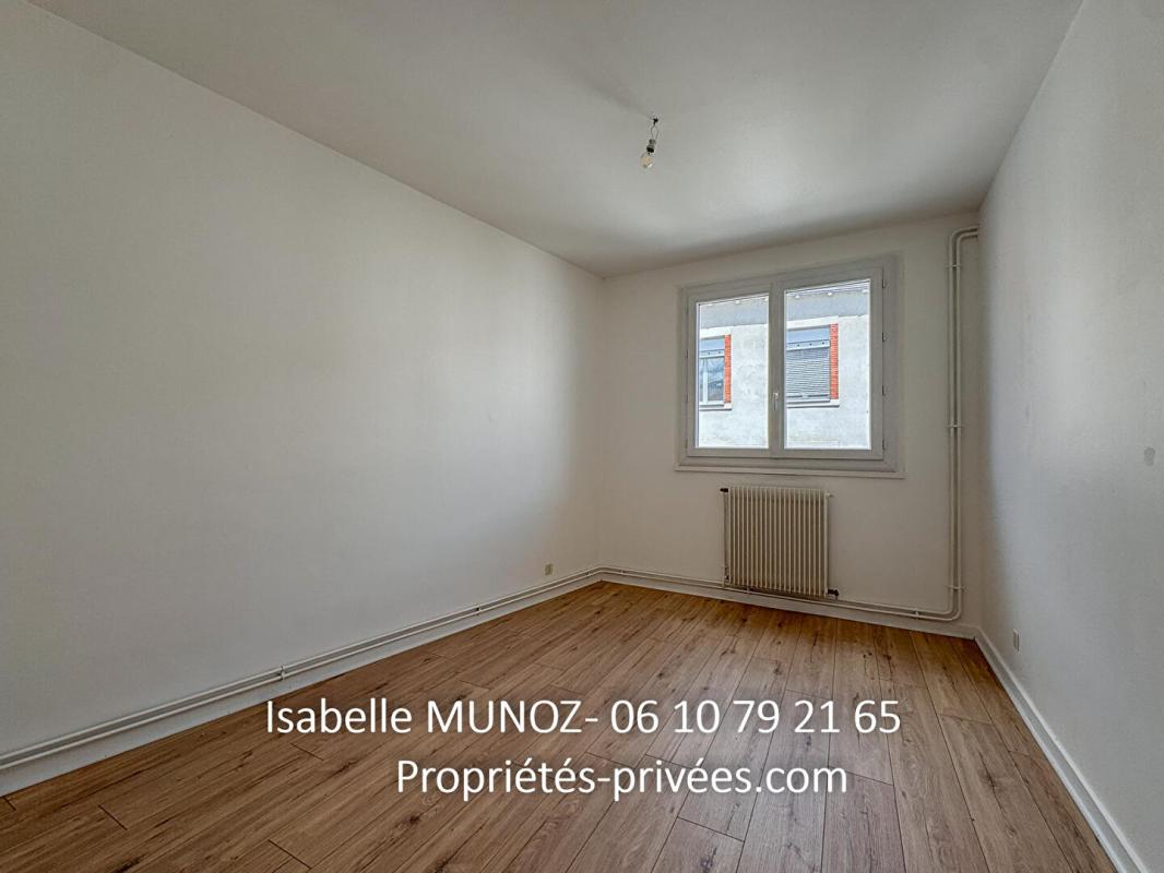CLERMONT-FERRAND lot de 2 appartements F1 let F2 à Clermont Ferrand, les Carmes 14