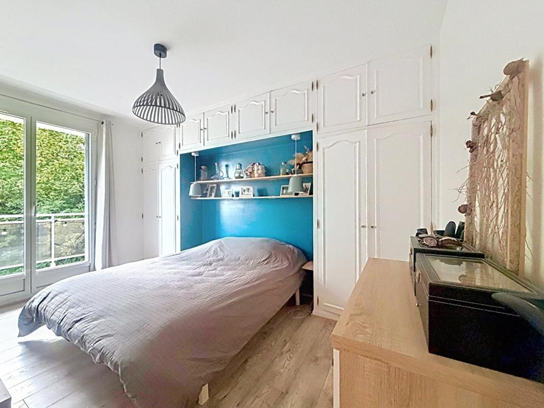 LE PECQ Appartement 3 pièces de 67.62 m2 - balcon- parking- cave 9
