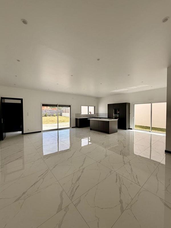 CHOLET EXCLUSIVITÉ Élégante villa contemporaine de plain-pied aux prestations premium 2