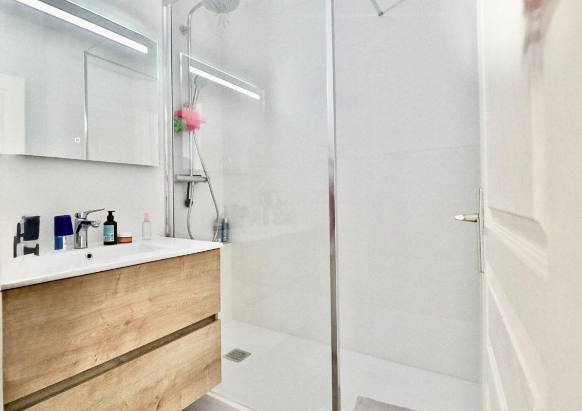 CALUIRE-ET-CUIRE Appartement Caluire Et Cuire 4 pièce(s) 66.66 m2 7